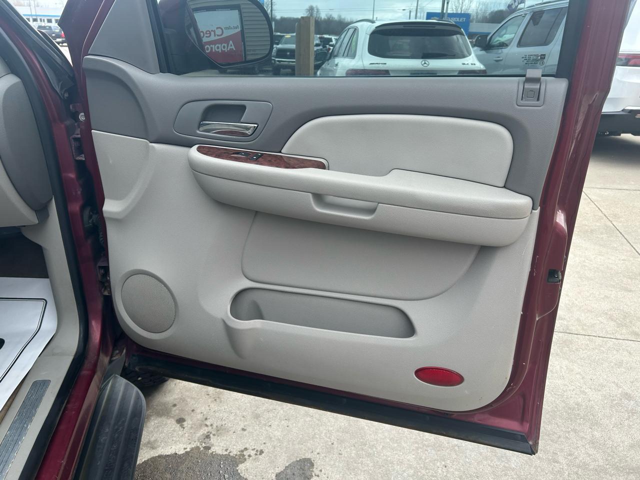 Chevrolet Suburban 4WD 4dr 1500 LT 2007