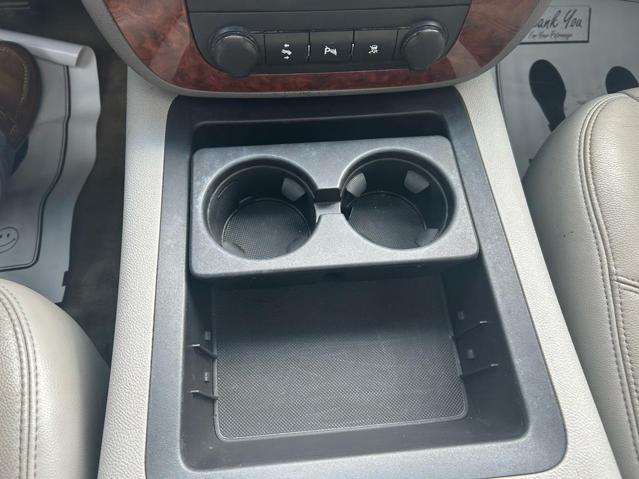 Chevrolet Suburban 4WD 4dr 1500 LT 2007