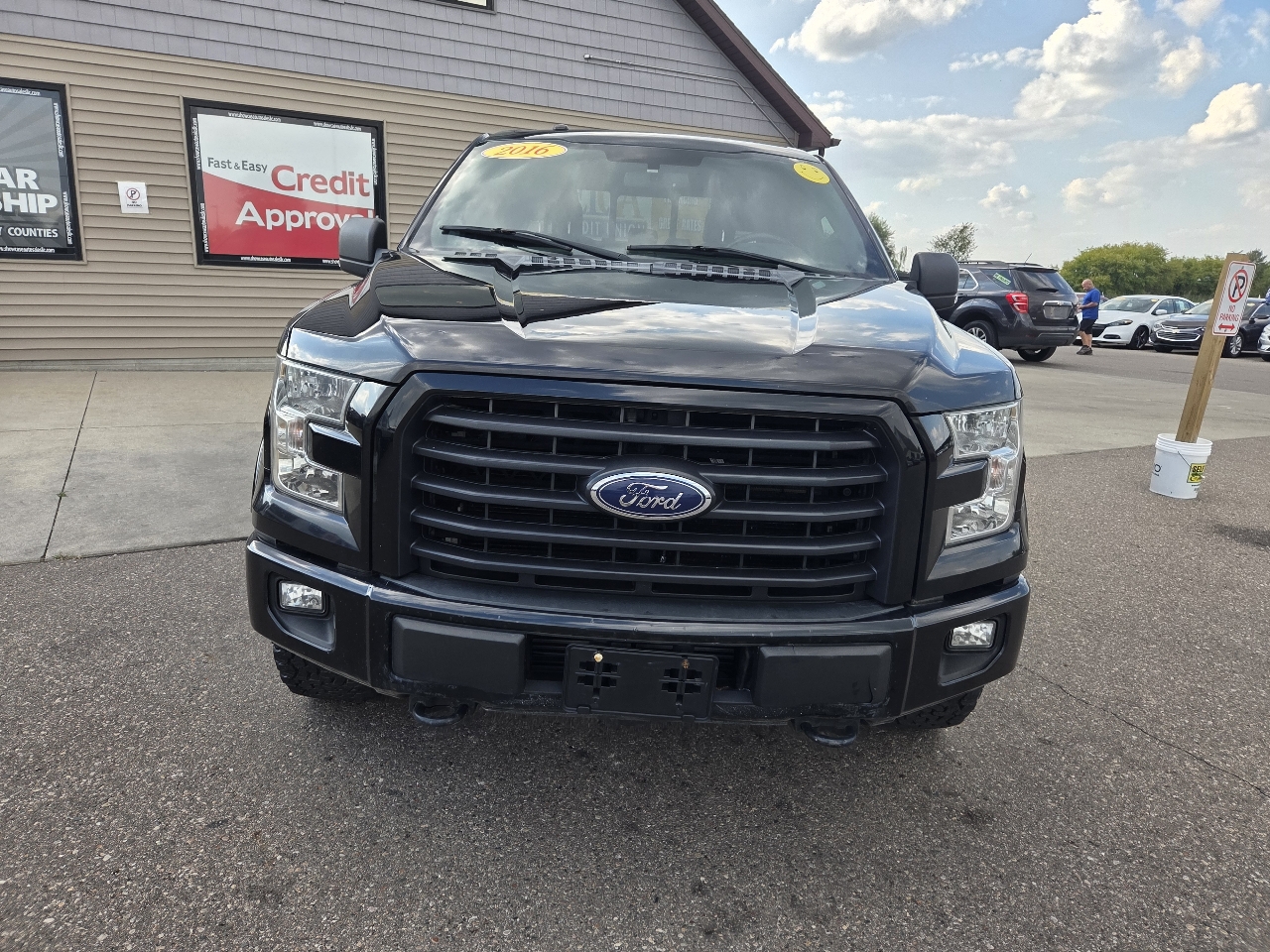 2016 Ford F-150 XLT photo 2