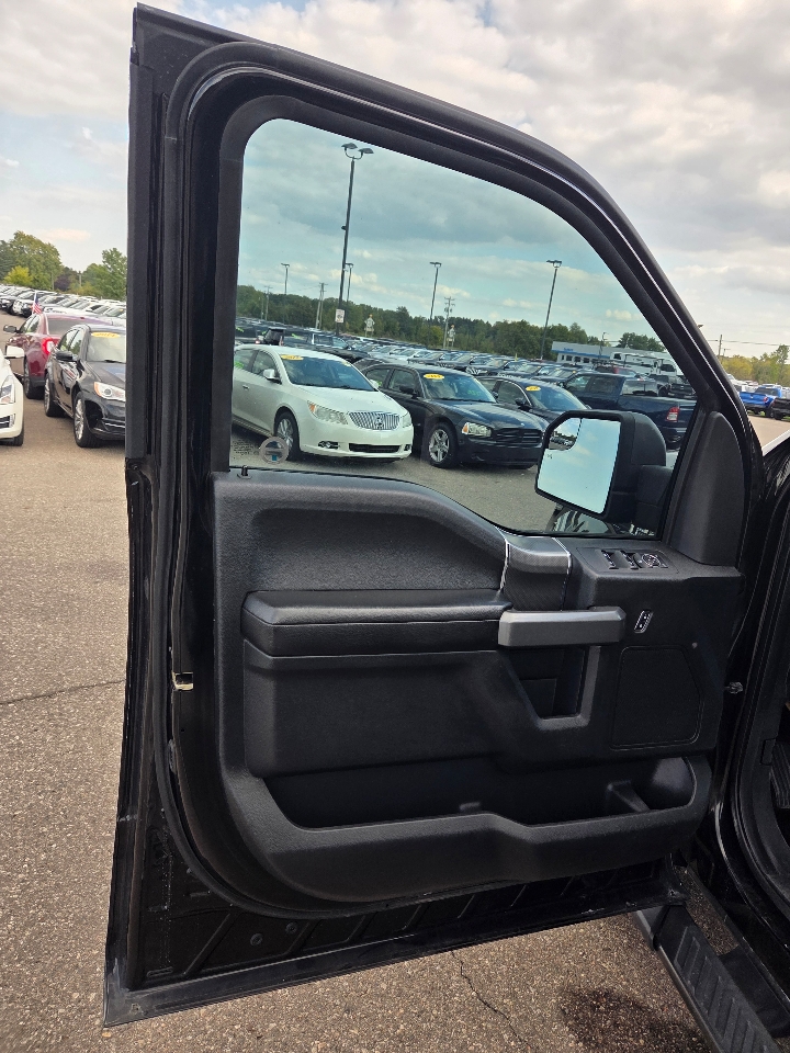 2016 Ford F-150 XLT photo 10