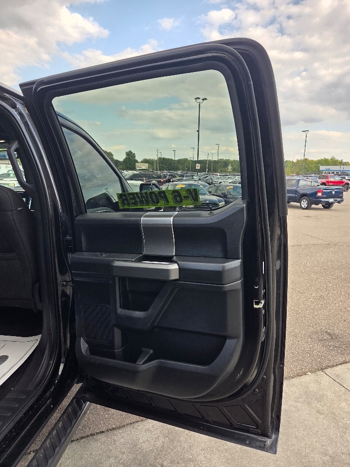 2016 Ford F-150 XLT photo 14