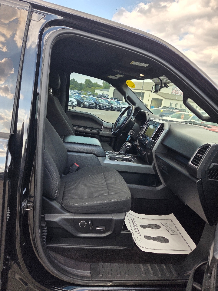 2016 Ford F-150 XLT photo 15