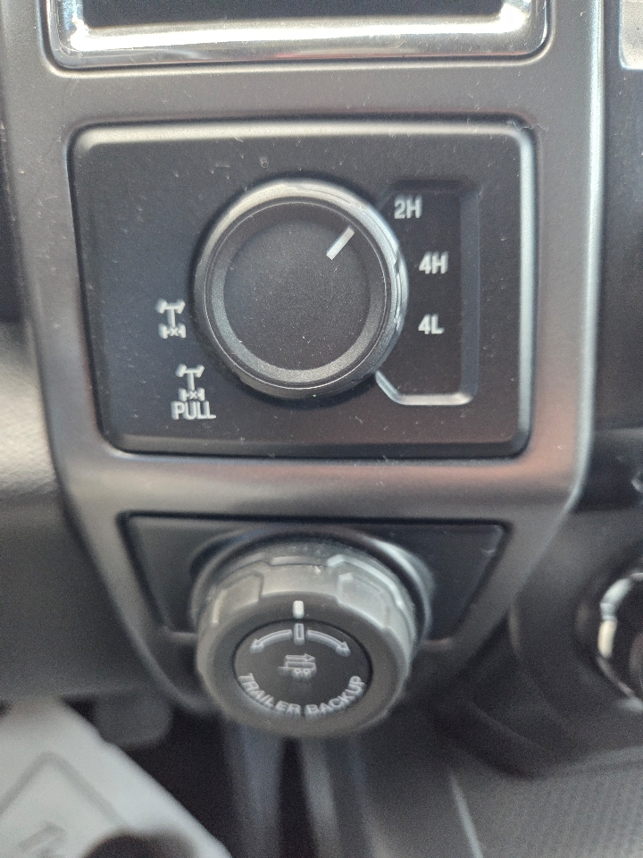 2016 Ford F-150 XLT photo 24
