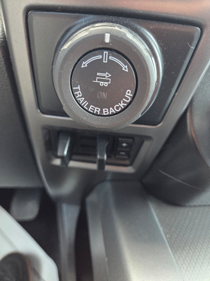 2016 Ford F-150 XLT photo 25