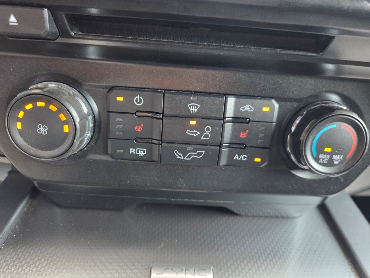 2016 Ford F-150 XLT photo 27