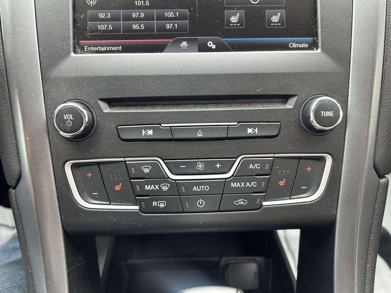 Ford Fusion SE 2016