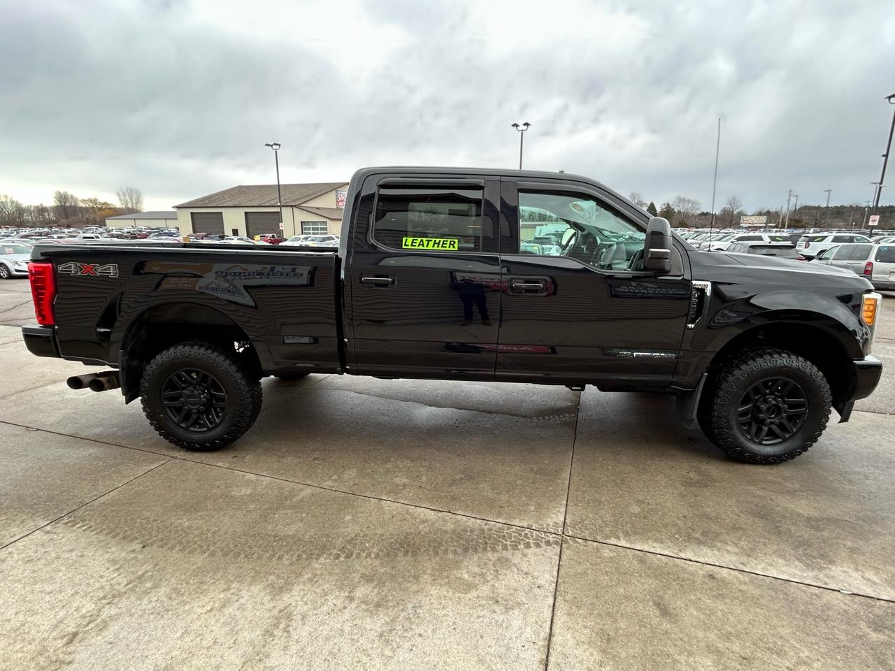 Ford F-250 SD Lariat Crew Cab 4WD 2017