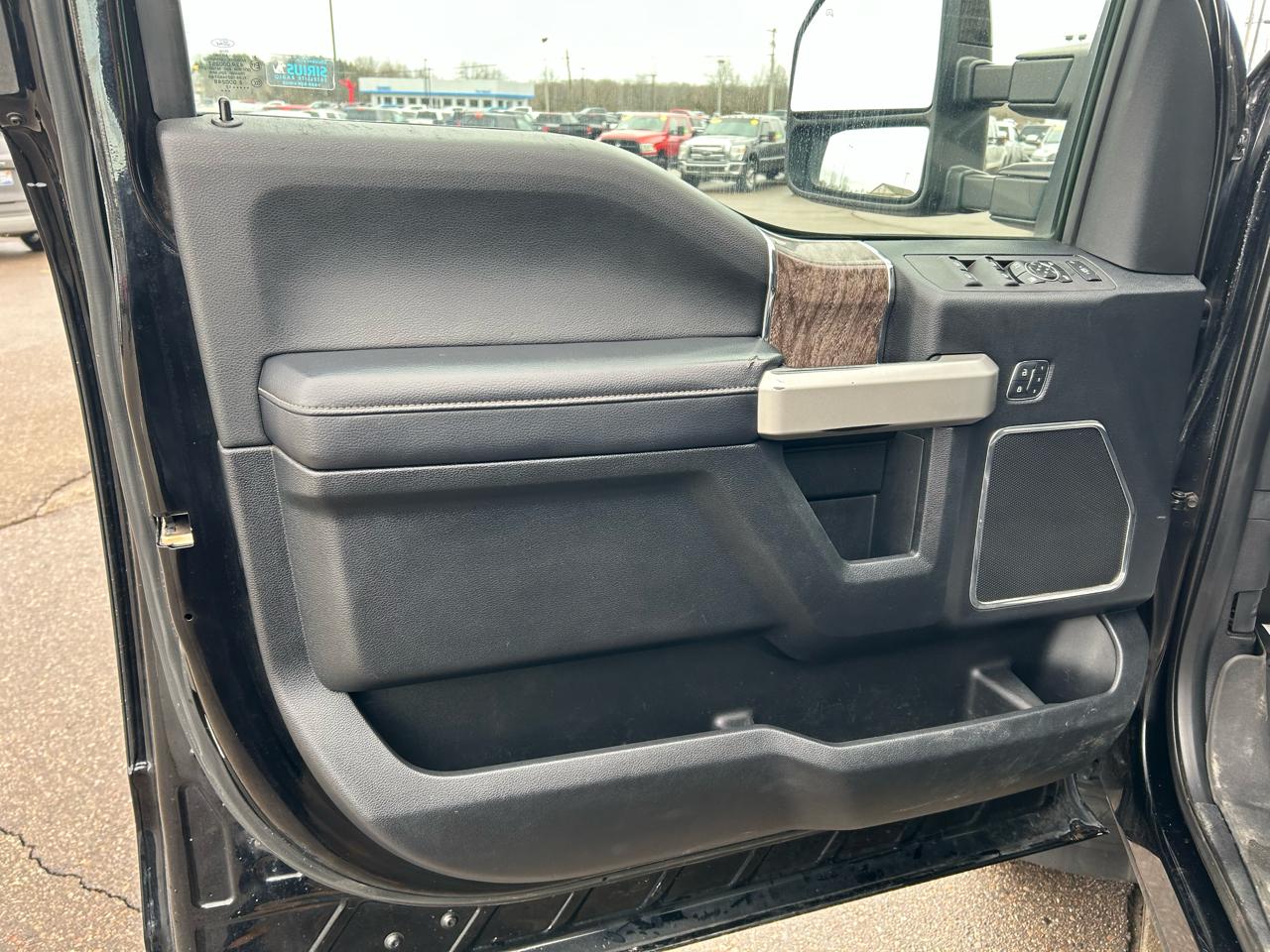 Ford F-250 SD Lariat Crew Cab 4WD 2017