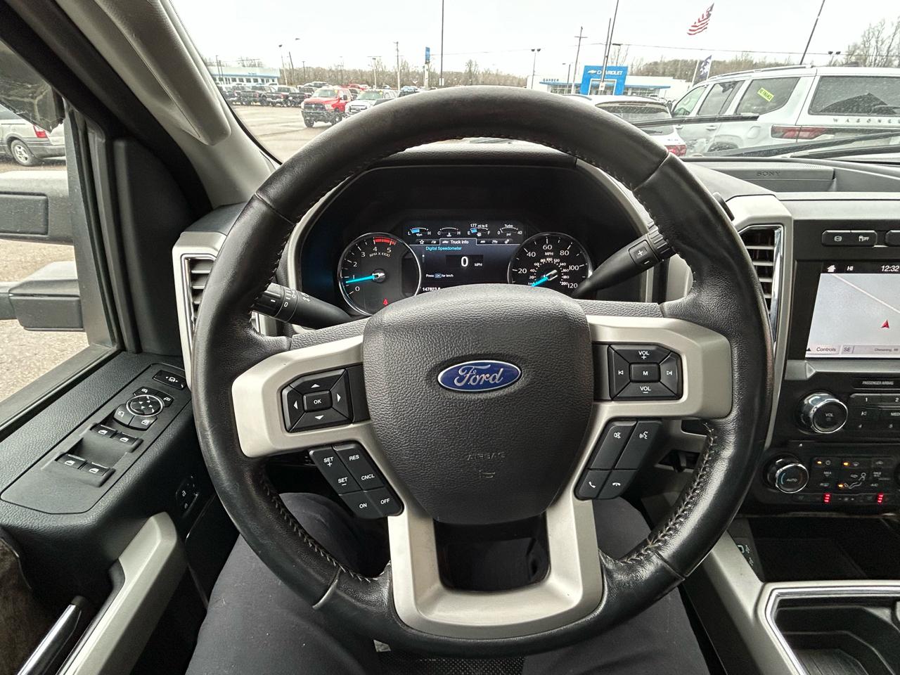 Ford F-250 SD Lariat Crew Cab 4WD 2017