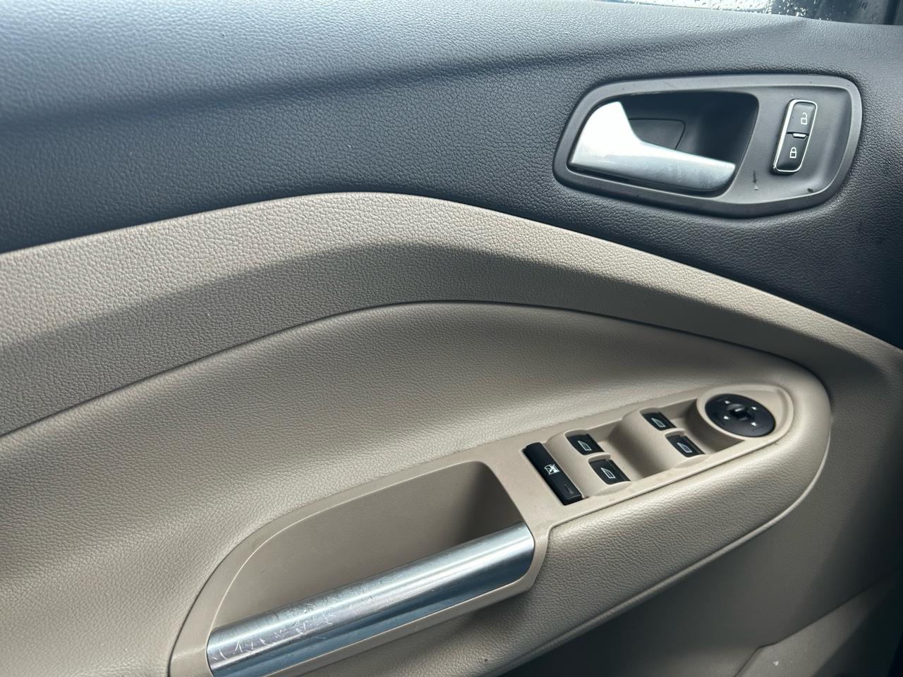 Ford Escape SE FWD 2014