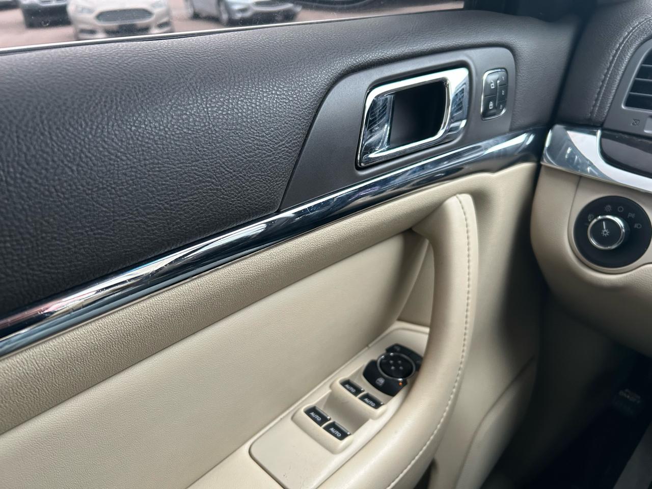 Lincoln MKS AWD 2015