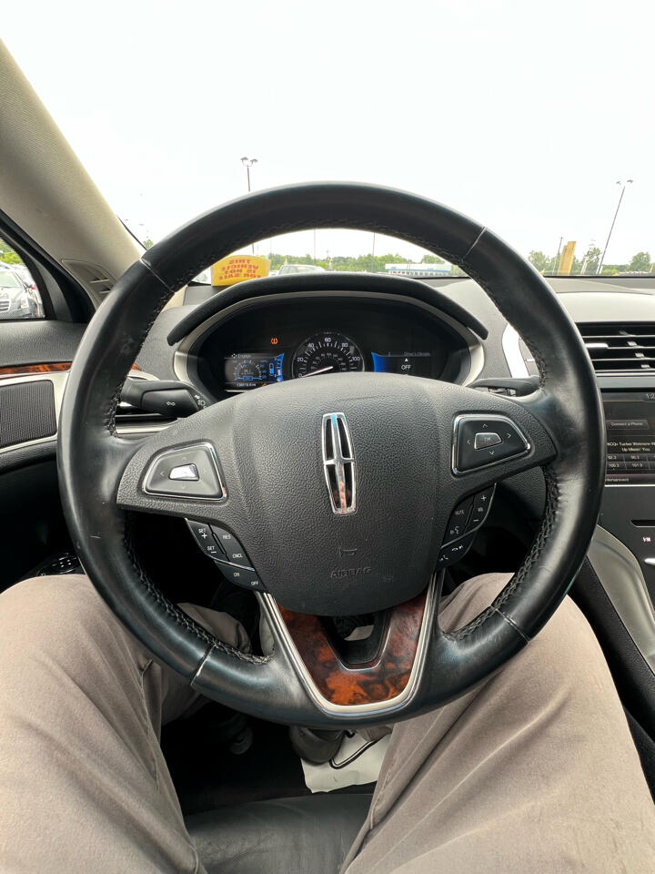 2015 Lincoln MKZ Hybrid photo 16