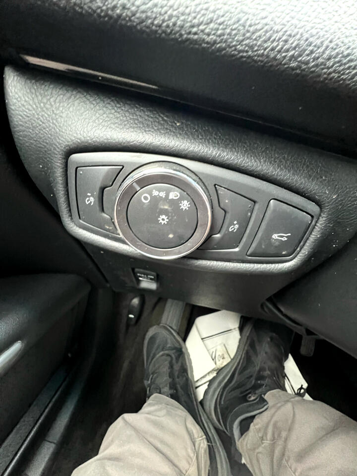 2015 Lincoln MKZ Hybrid photo 22