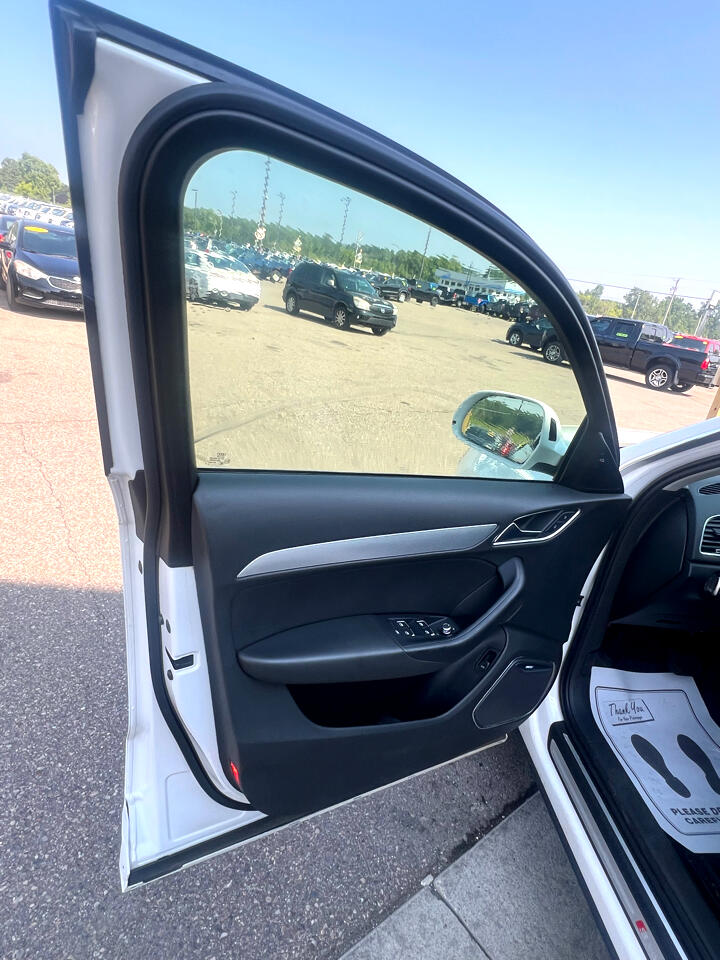 2016 Audi Q3 Premium Plus photo 9