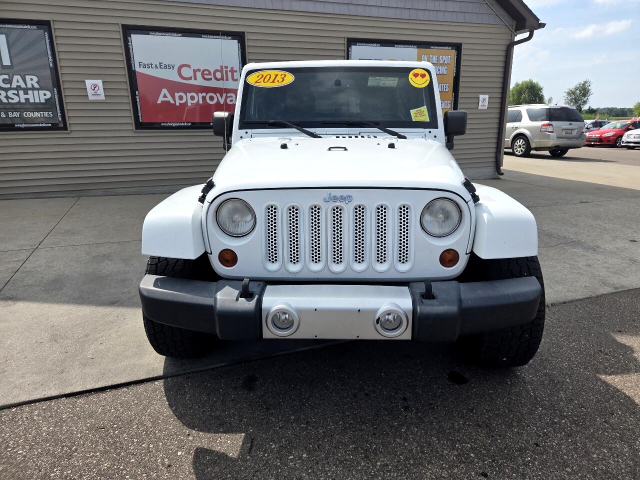 2013 Jeep Wrangler Unlimited Sahara photo 2