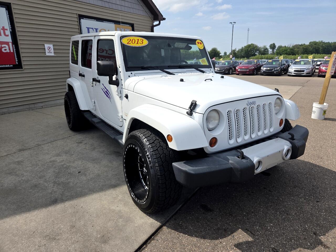 2013 Jeep Wrangler Unlimited Sahara photo 3