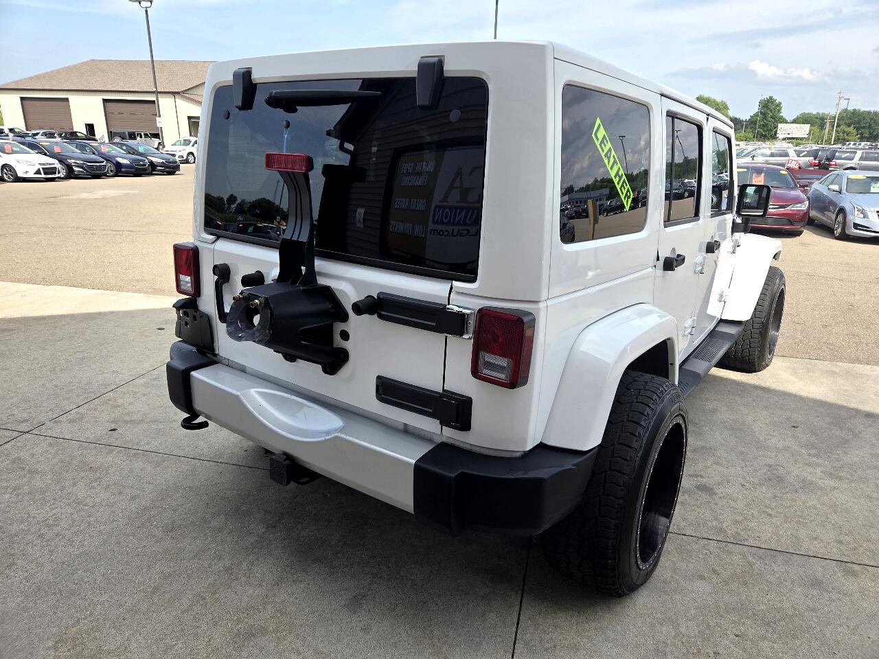 2013 Jeep Wrangler Unlimited Sahara photo 5