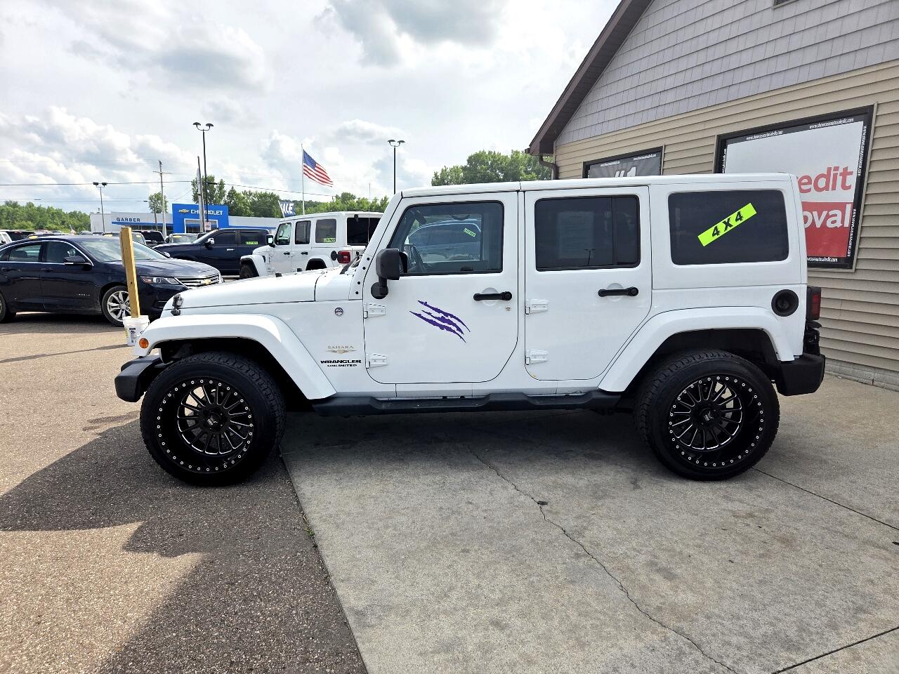 2013 Jeep Wrangler Unlimited Sahara photo 10