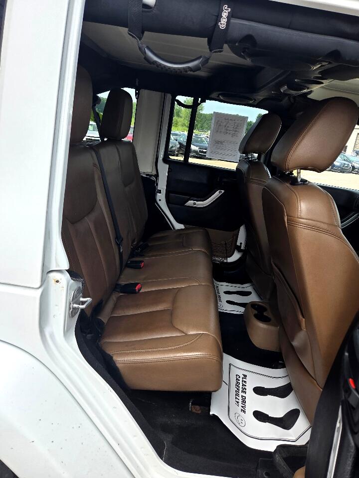 2013 Jeep Wrangler Unlimited Sahara photo 12