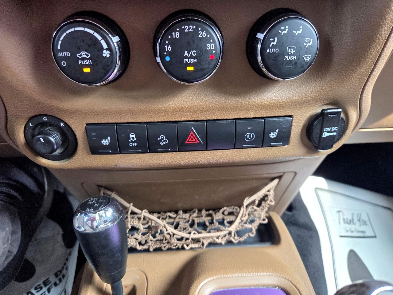 2013 Jeep Wrangler Unlimited Sahara photo 20