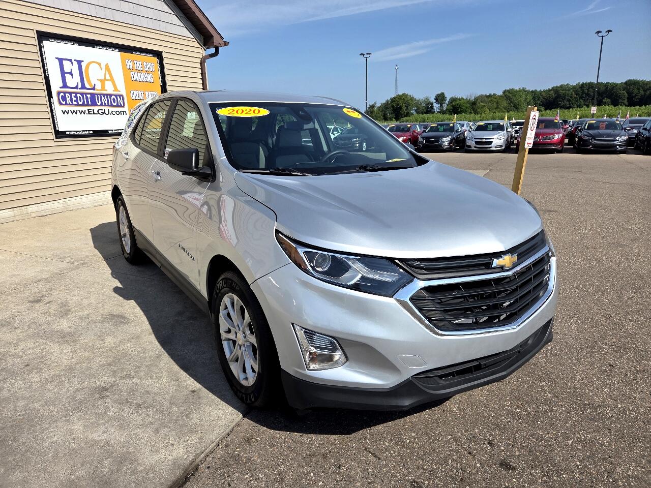 2020 Chevrolet Equinox LS photo 3