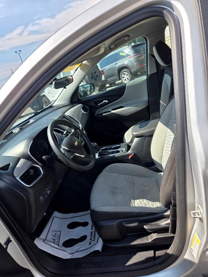 2020 Chevrolet Equinox LS photo 9