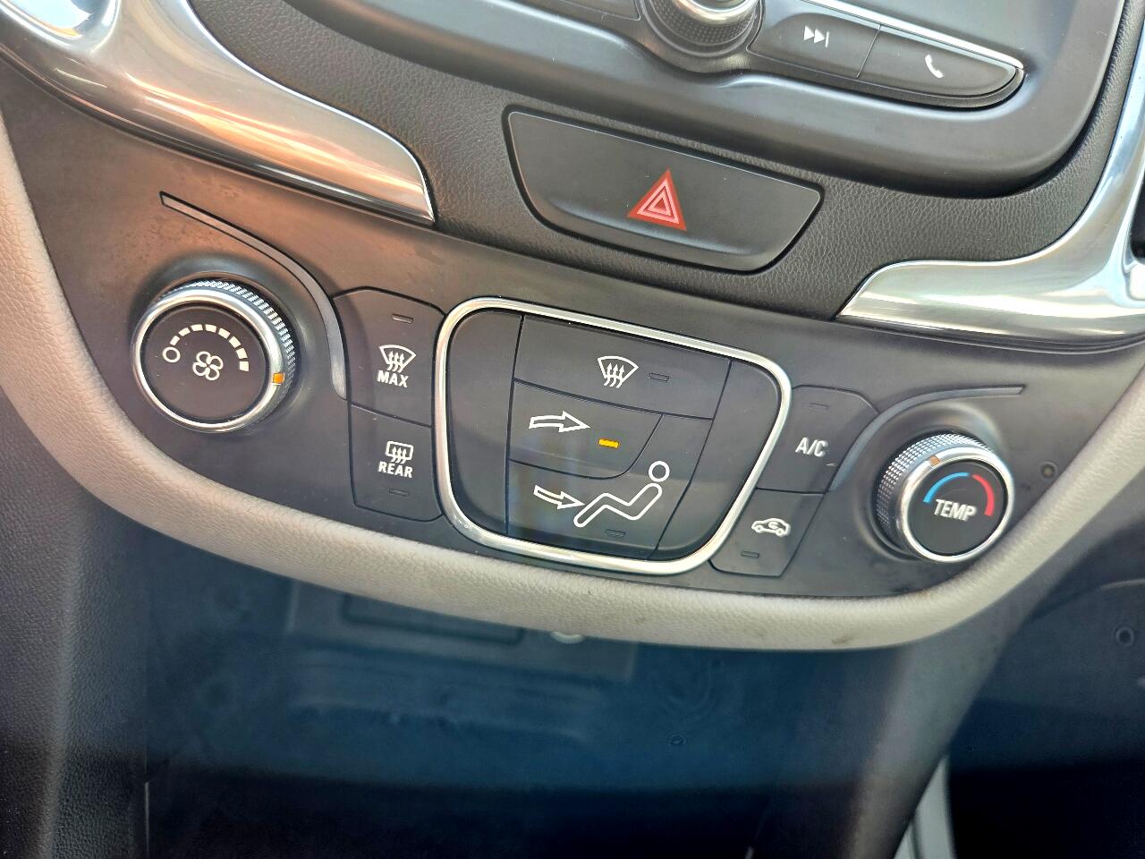 2020 Chevrolet Equinox LS photo 26