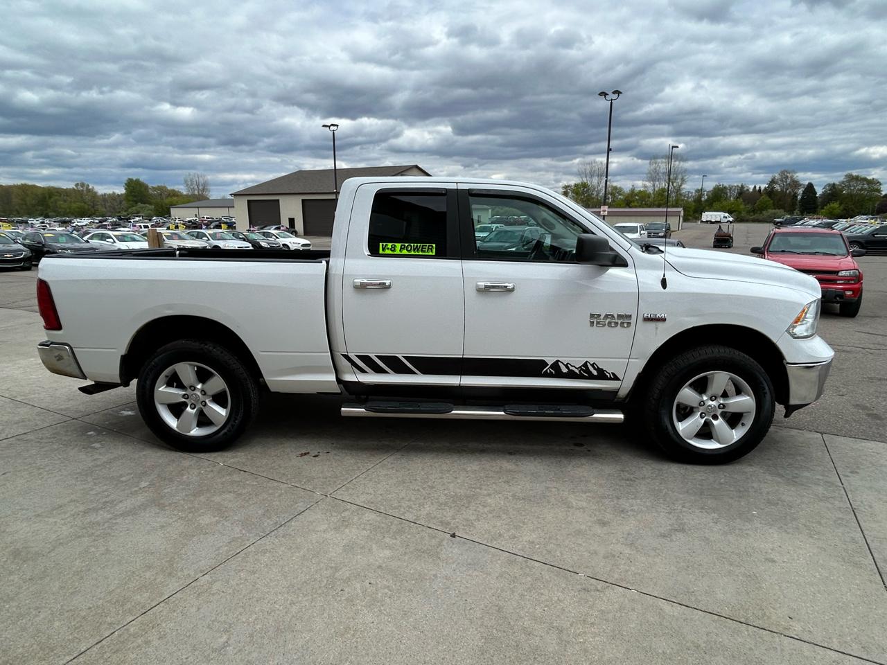 RAM 1500 SLT Quad Cab 4WD 2015