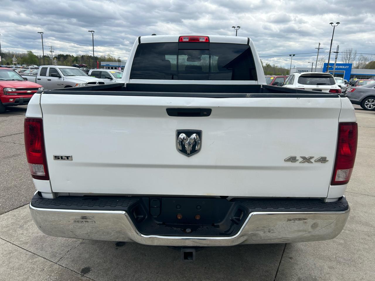 RAM 1500 SLT Quad Cab 4WD 2015