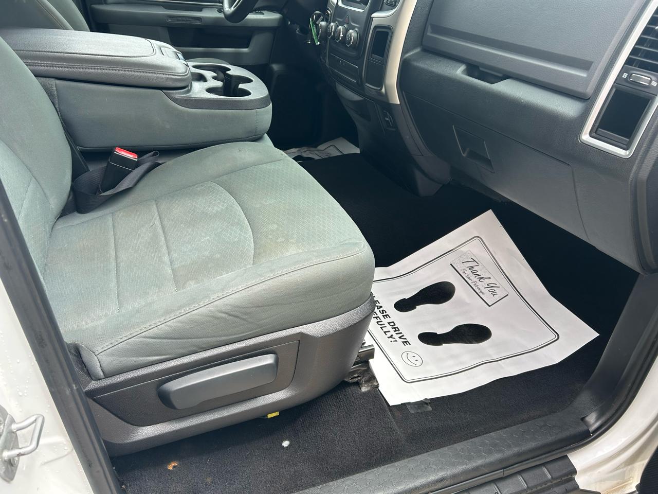 RAM 1500 SLT Quad Cab 4WD 2015