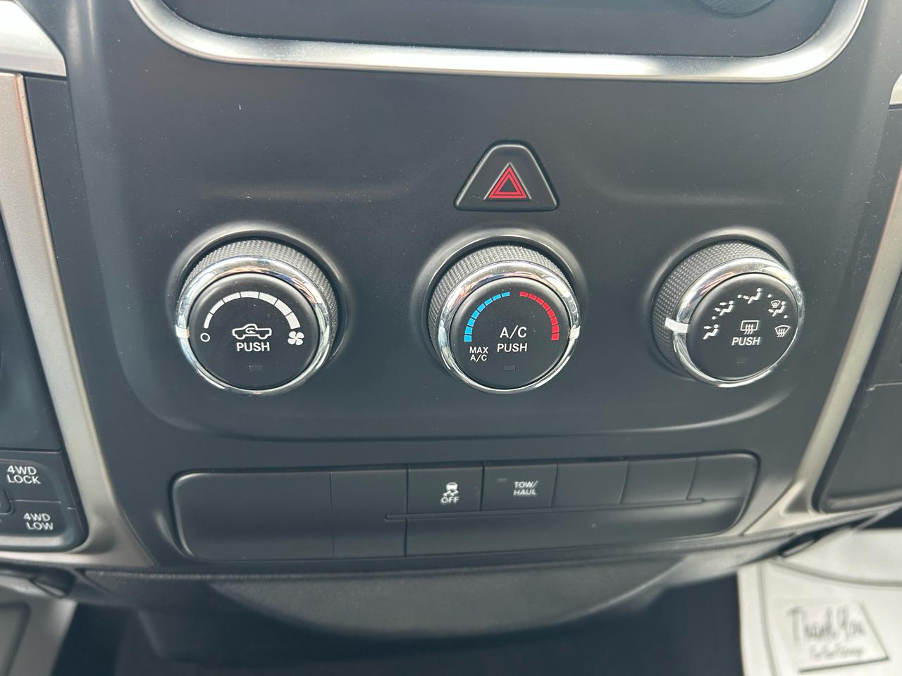 RAM 1500 SLT Quad Cab 4WD 2015