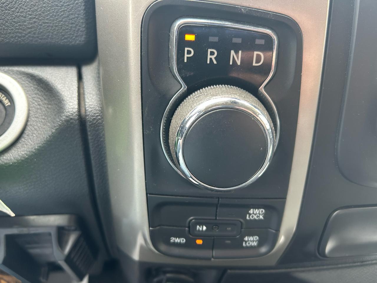 RAM 1500 SLT Quad Cab 4WD 2015