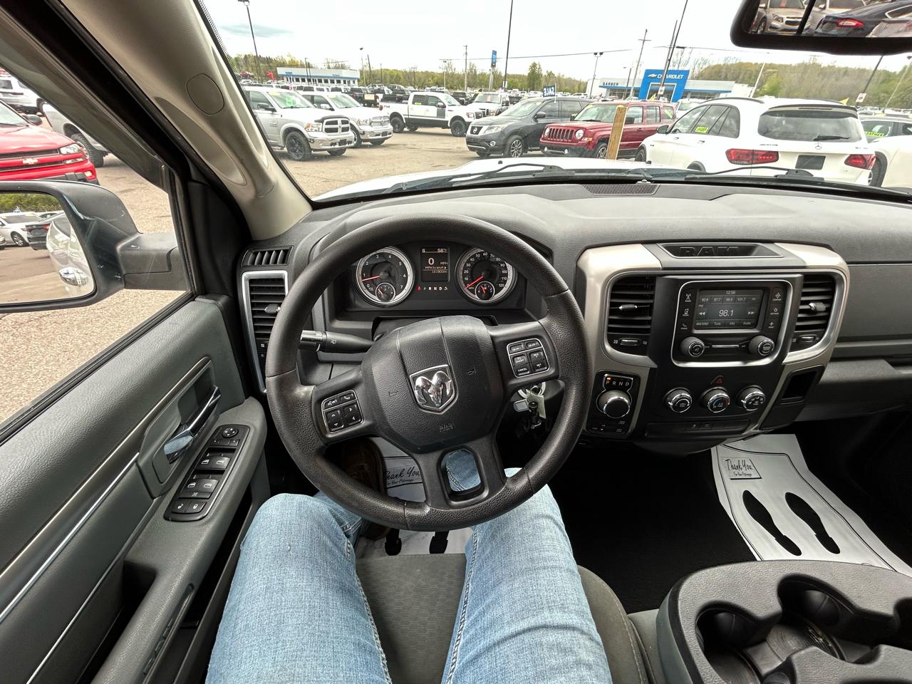 RAM 1500 SLT Quad Cab 4WD 2015