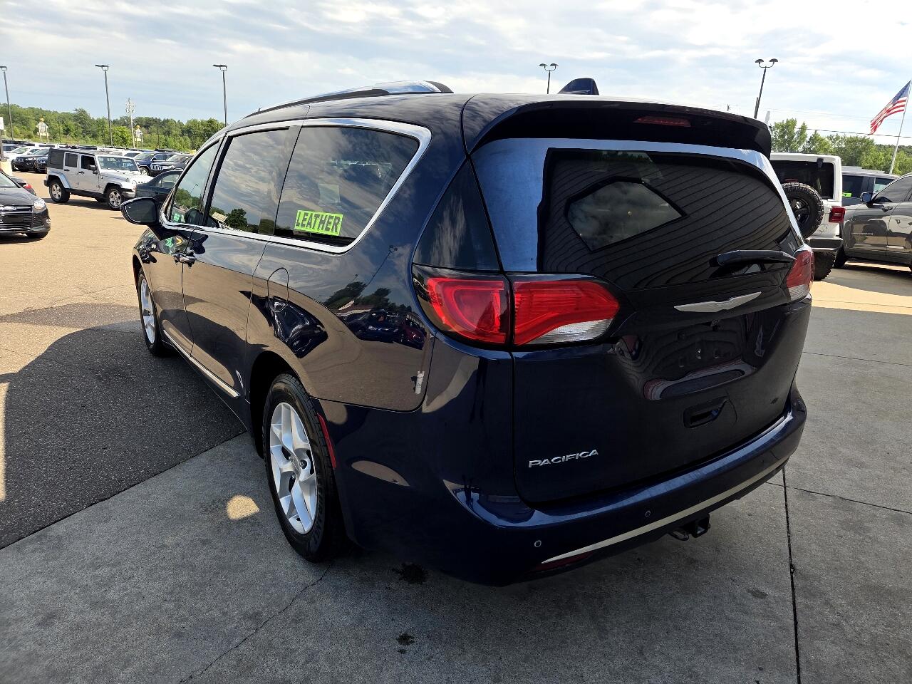 2017 Chrysler Pacifica Touring Plus photo 7