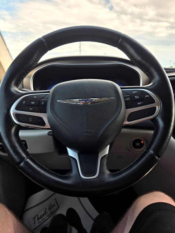 2017 Chrysler Pacifica Touring Plus photo 15