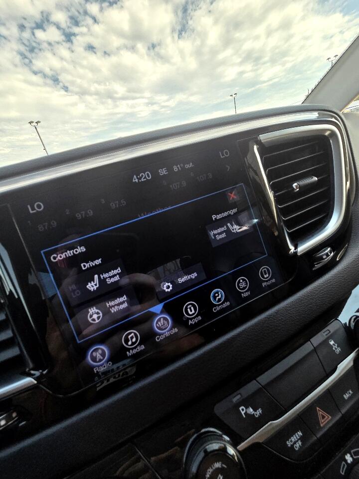 2017 Chrysler Pacifica Touring Plus photo 24