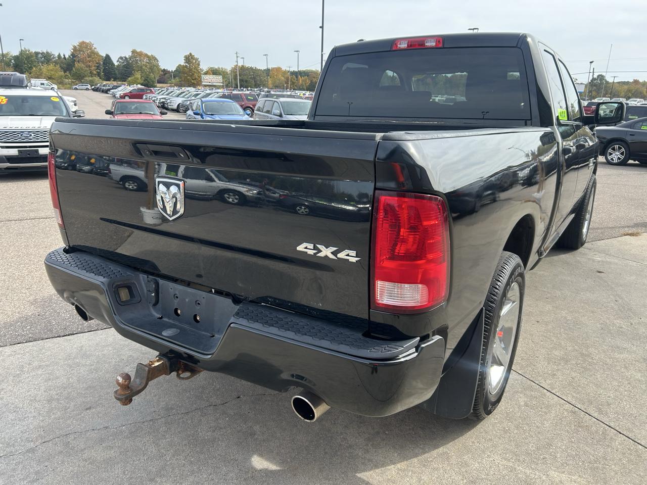 RAM 1500 Tradesman Quad Cab 4WD 2017