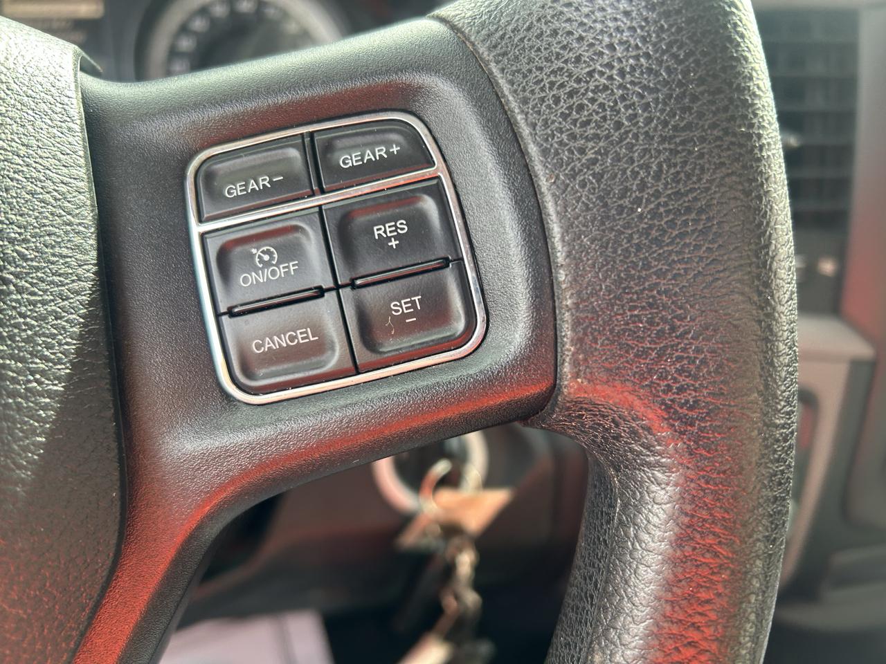RAM 1500 Tradesman Quad Cab 4WD 2017