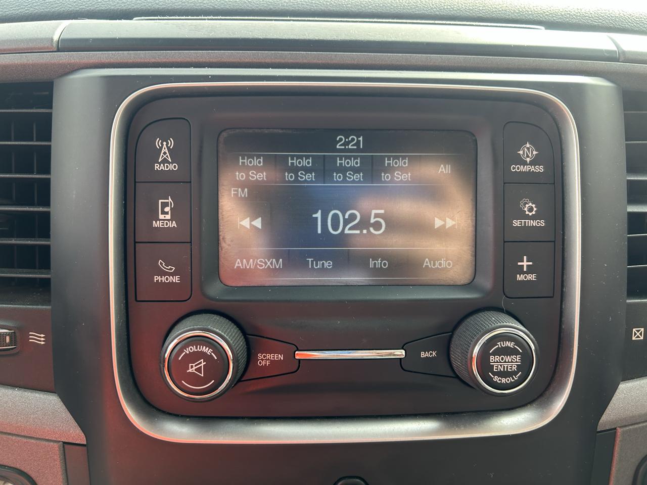 RAM 1500 Tradesman Quad Cab 4WD 2017