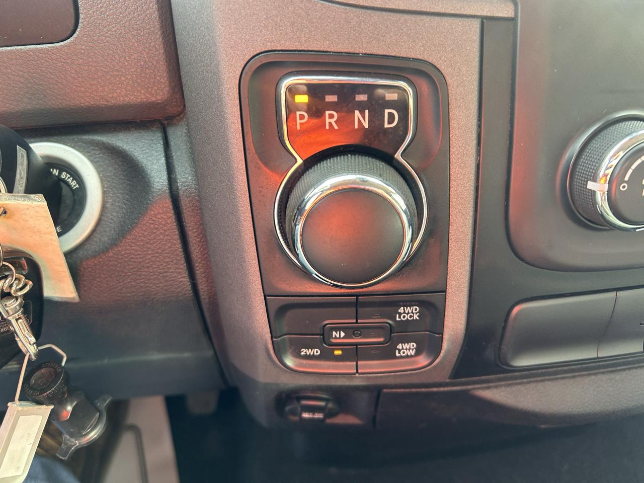 RAM 1500 Tradesman Quad Cab 4WD 2017