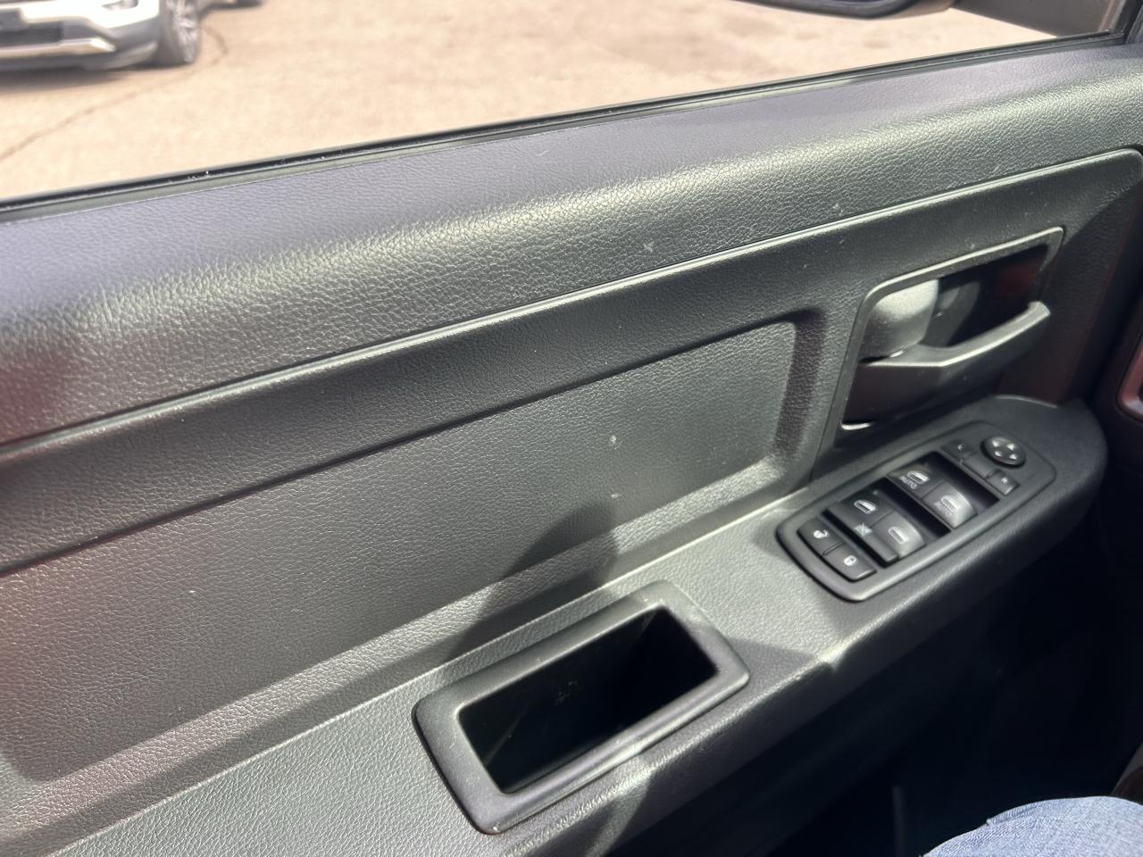 RAM 1500 Tradesman Quad Cab 4WD 2017