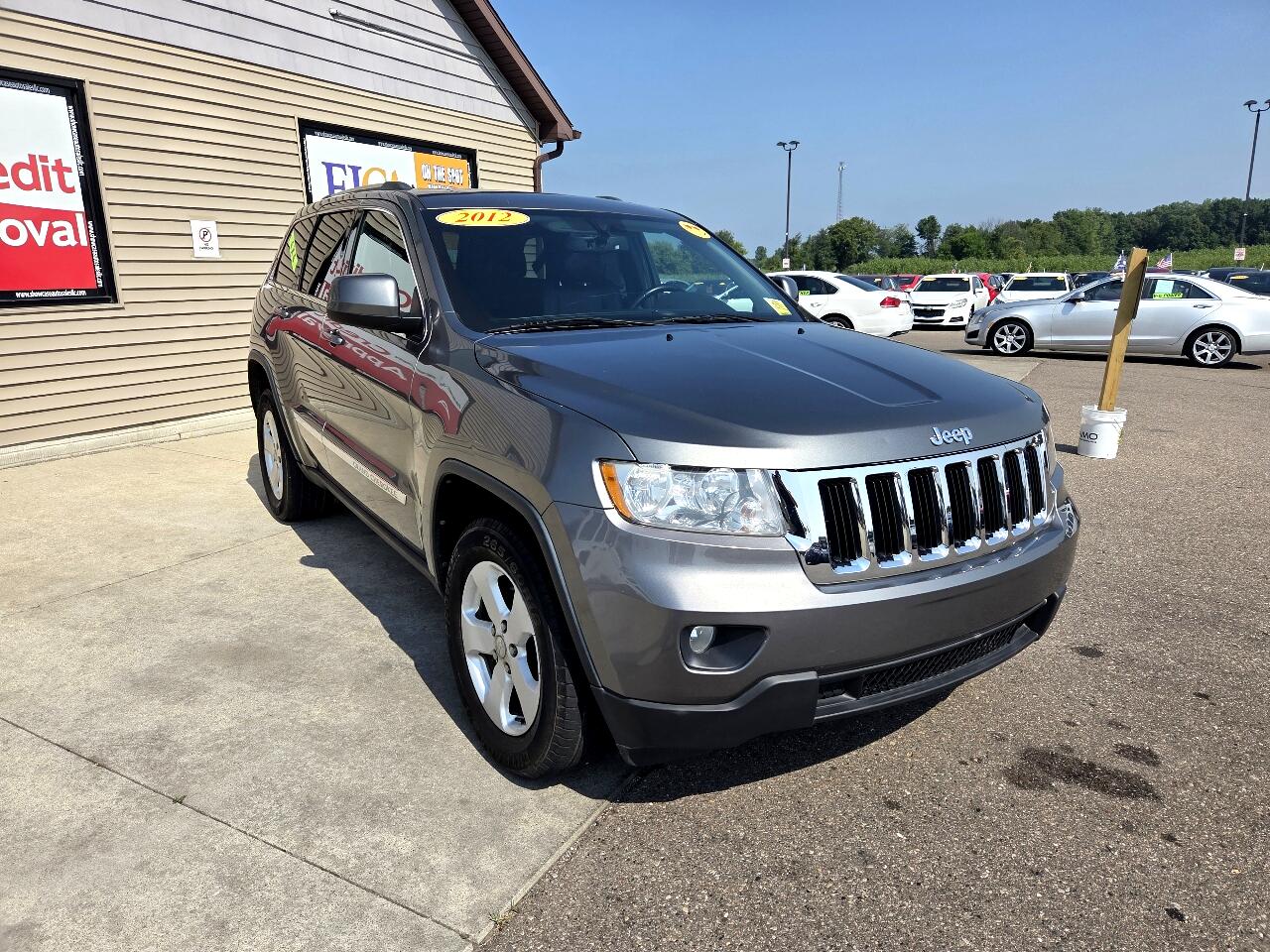 2012 Jeep Grand Cherokee Laredo photo 3