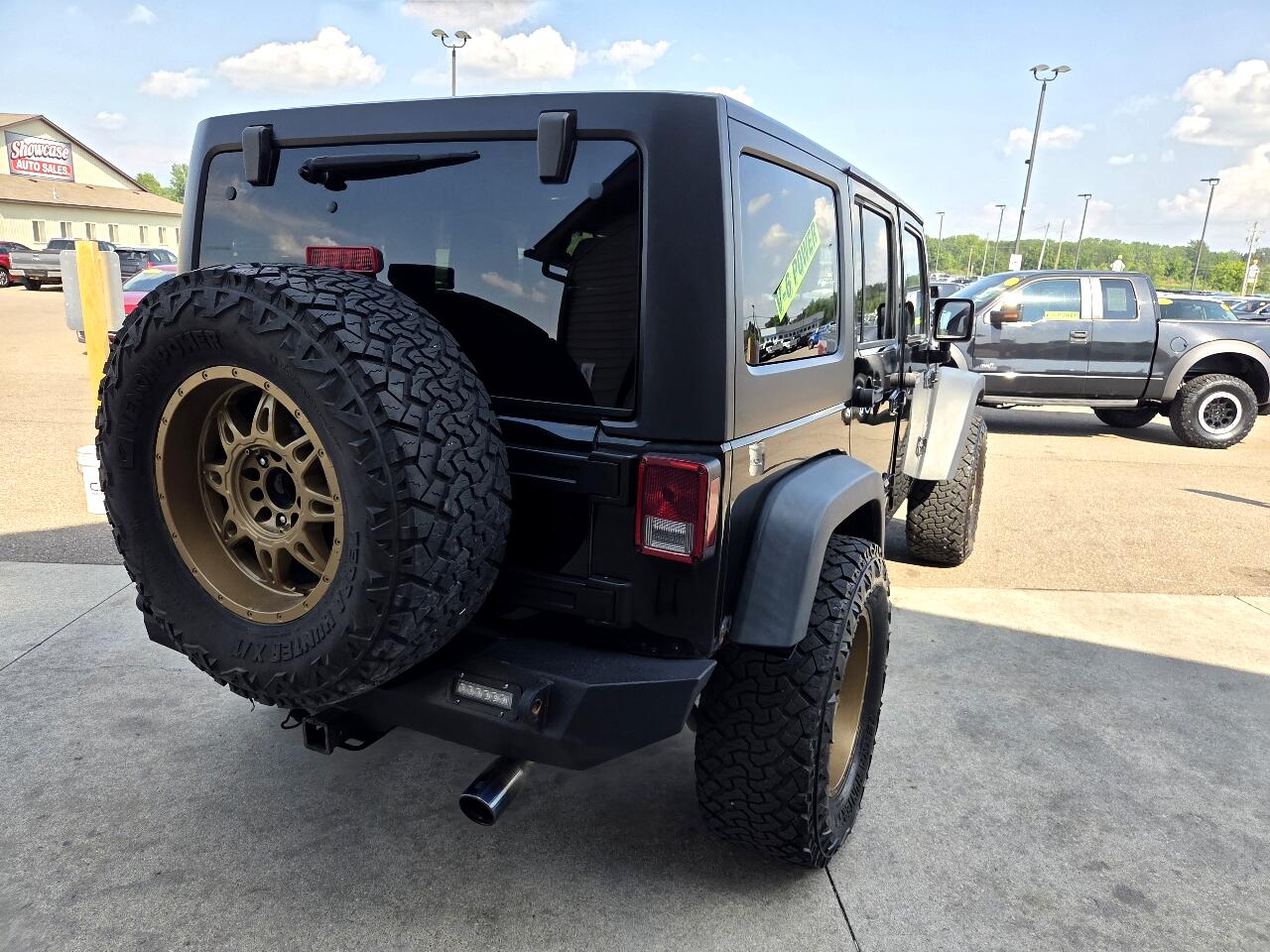2014 Jeep Wrangler Unlimited Sahara photo 5