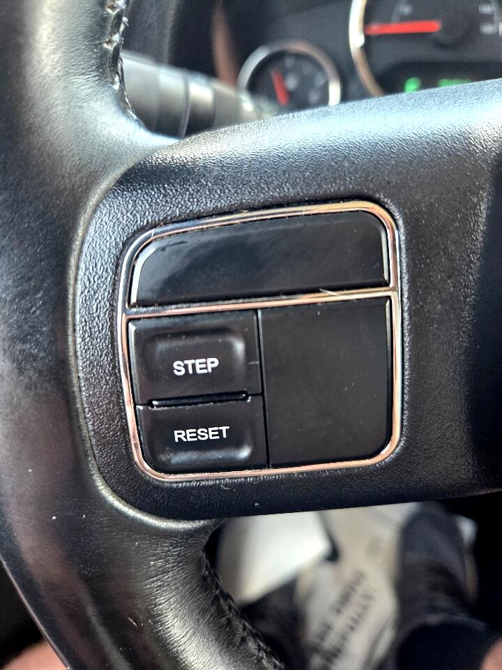 2014 Jeep Wrangler Unlimited Sahara photo 16