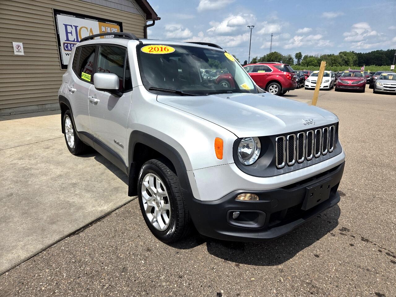 2016 Jeep Renegade Latitude photo 3