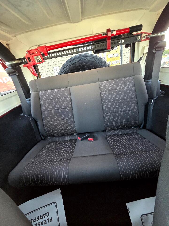 2012 Jeep Wrangler Sahara photo 20