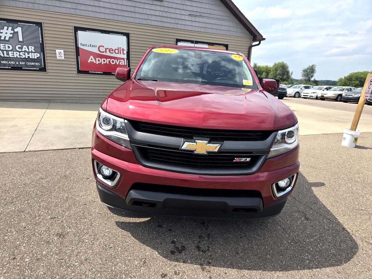 2017 Chevrolet Colorado Z71 photo 2