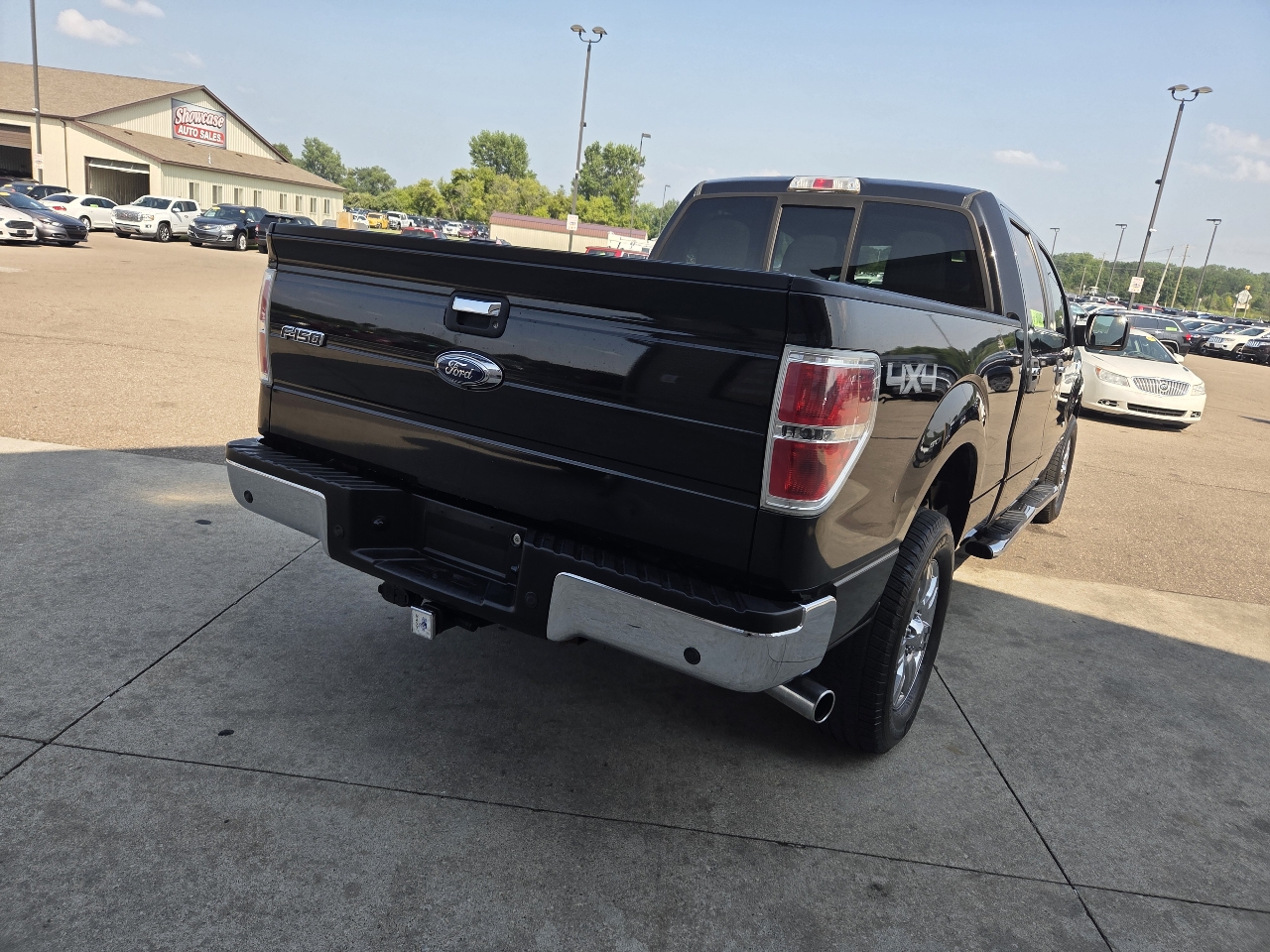 2012 Ford F-150 XLT photo 2