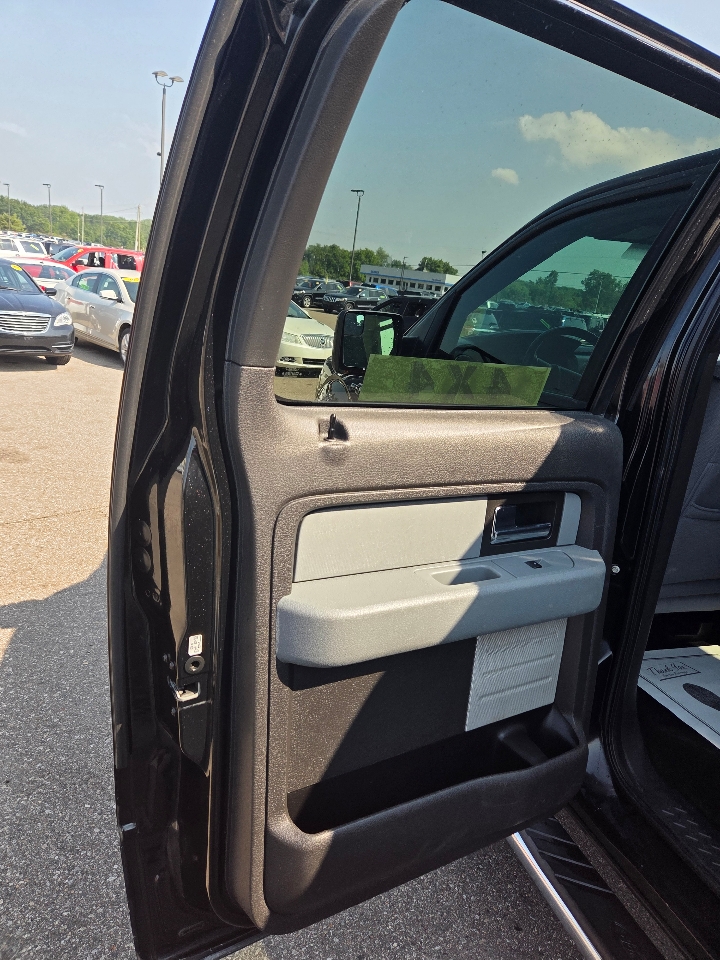 2012 Ford F-150 XLT photo 9