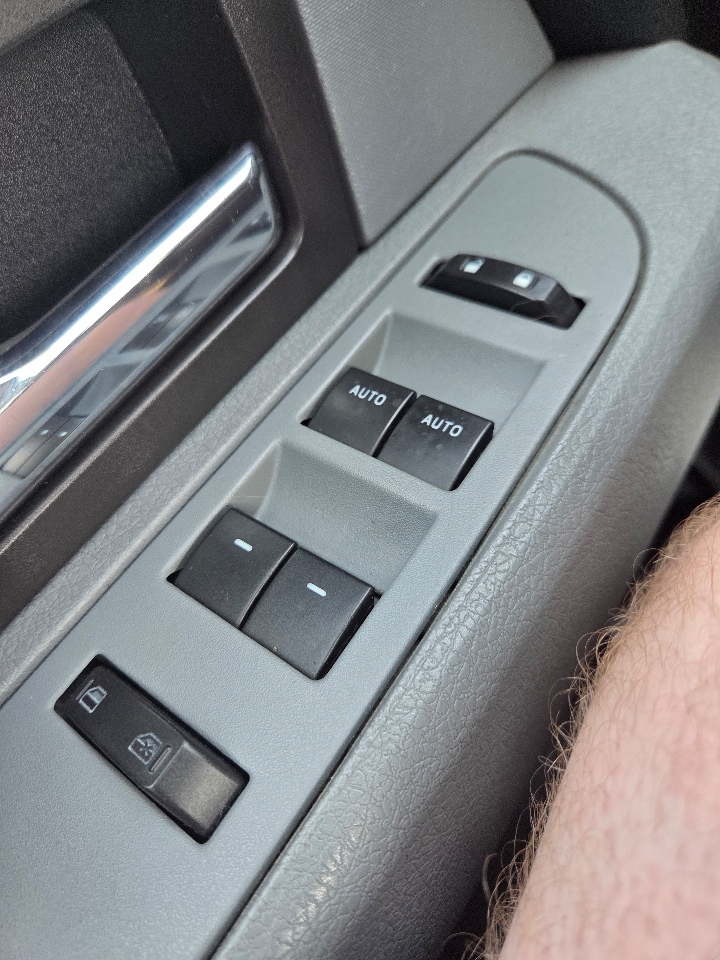 2012 Ford F-150 XLT photo 18